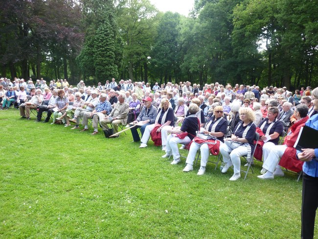 ../previews/032-SingendeGraft 02.JPG.medium.jpeg