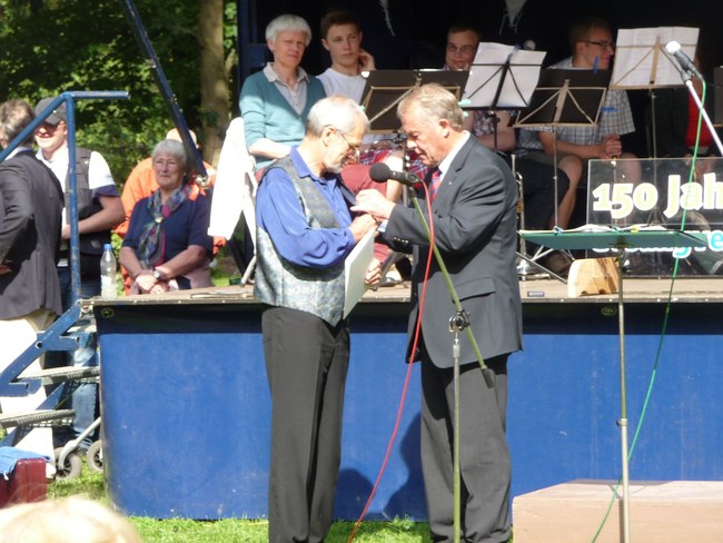 ../previews/049-SingendeGraft 19.JPG.medium.jpeg