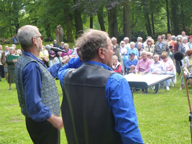 ../previews/067-SingendeGraft 37.JPG.medium.jpeg