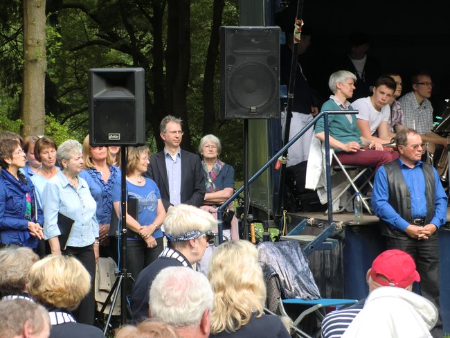 ../previews/093-SingendeGraft 63.JPG.medium.jpeg