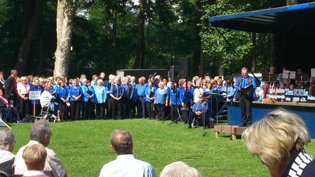 ../previews/103-SingendeGraft 73.jpg.medium.jpeg